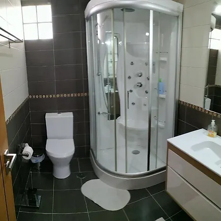 Peter House בית נופש *